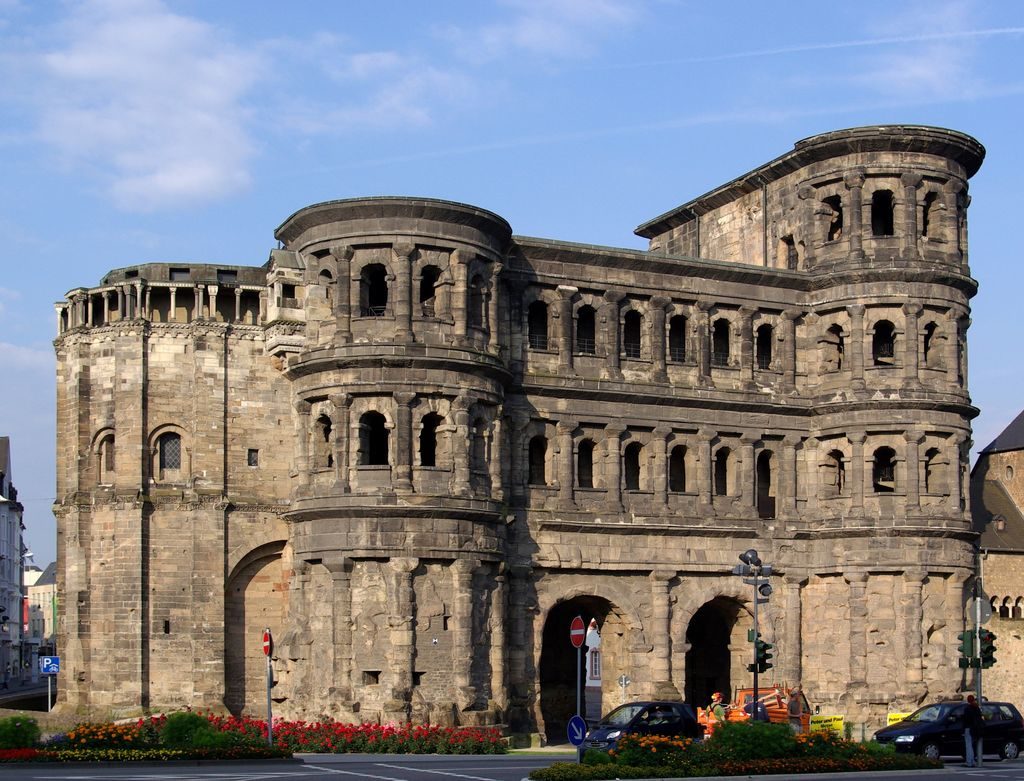 Blick auf die Porta Nigra