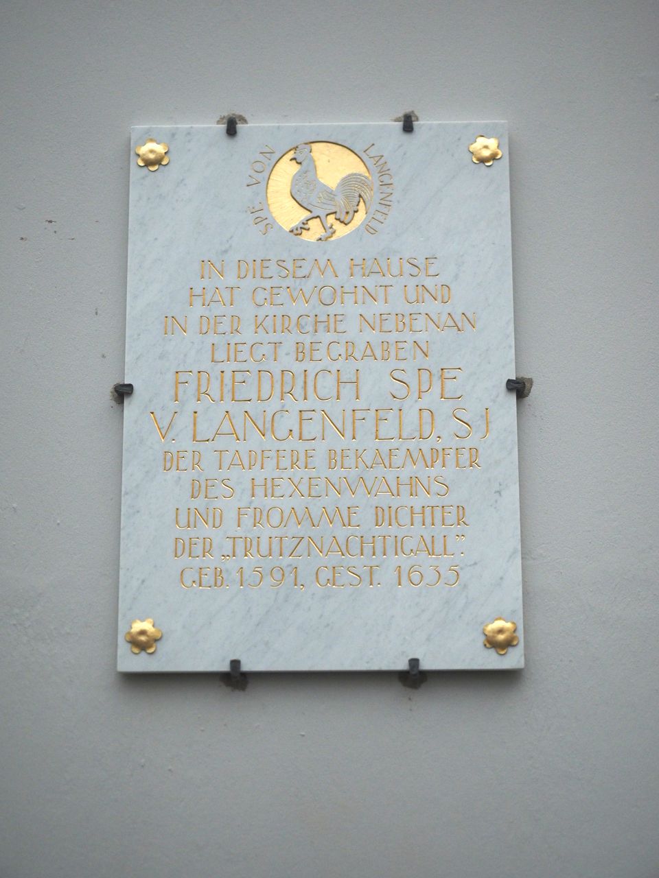 Am Grab von Friedrich Spe